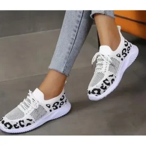 Vanilashoe Women Fashion Plus Size Spotted Mesh Breathable Round Toe Sneakers